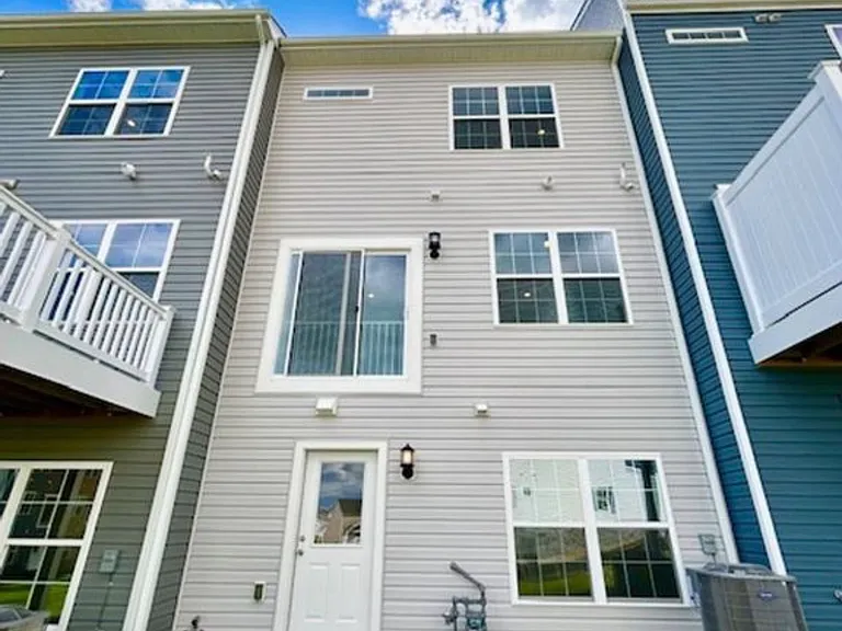 2208 Rodgers Dr — Photo 8