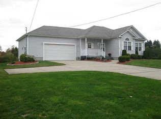 560 Seven Mile Rd, Scituate, RI 02831