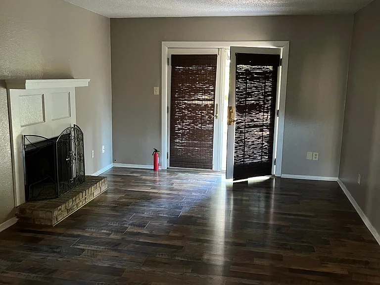 9009 Clusters Dr — Photo 12