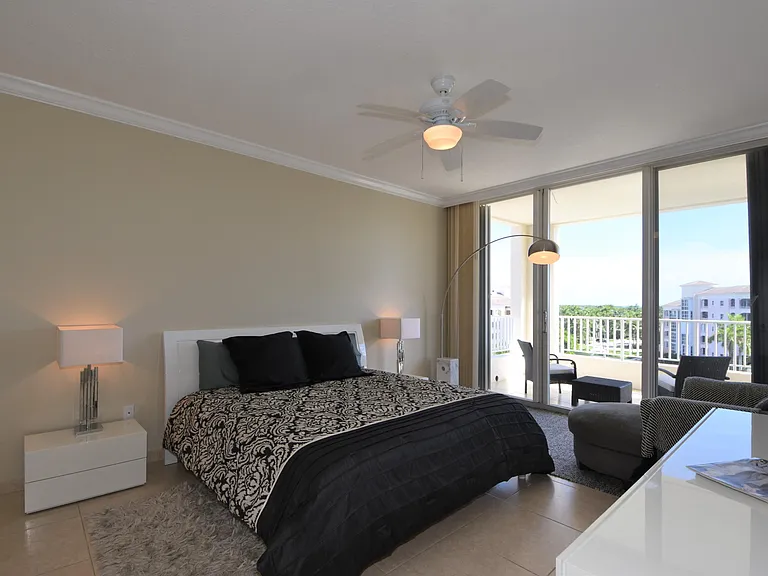 707 Crandon Blvd #Penthouse 8 — Photo 36