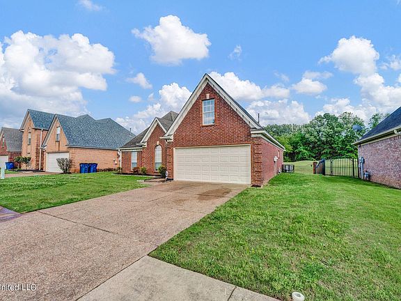 2nd image of 7243 Lauren Ln