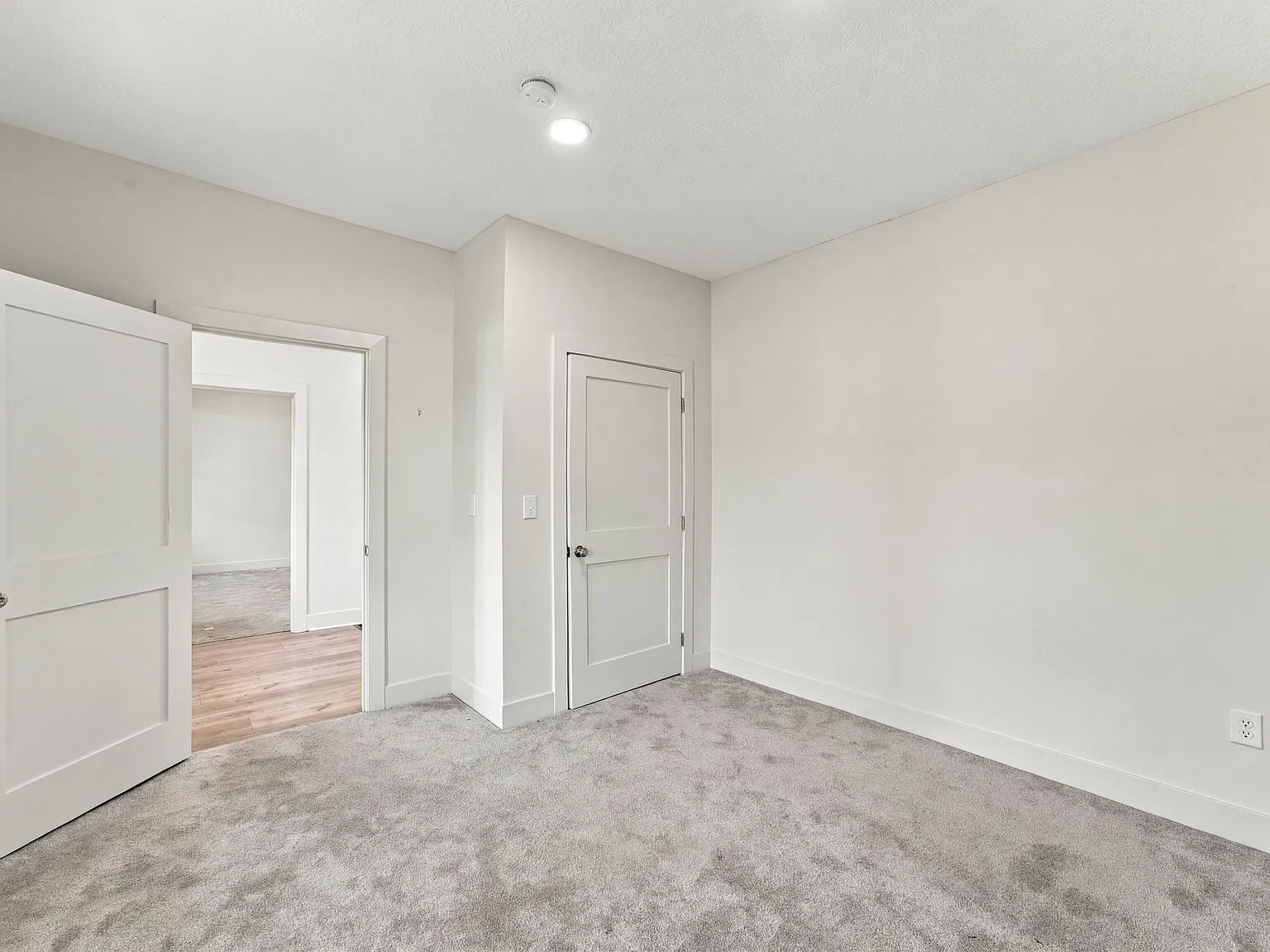 3 bed, 1904 sqft, $2,300 — Photo 4