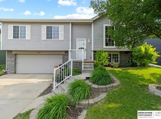 17211 Spaulding St, Omaha, NE 68116