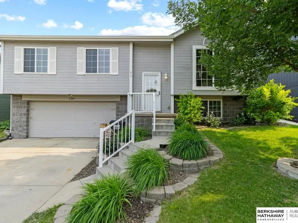 17211 Spaulding St, Omaha, NE 68116