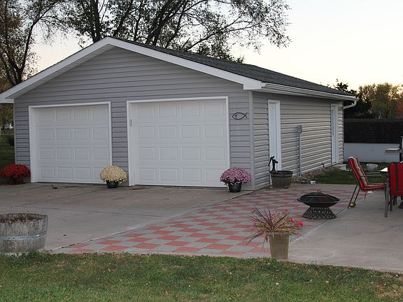 2-Car Detached Garage