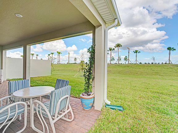 4th image of 2520 Treasure Cay Ln #1