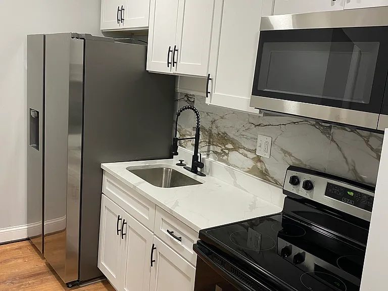 511 N Pulaski St — Photo 5
