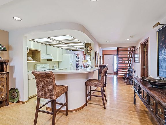 4th image of 3533 Port Cove Dr Building 3-1