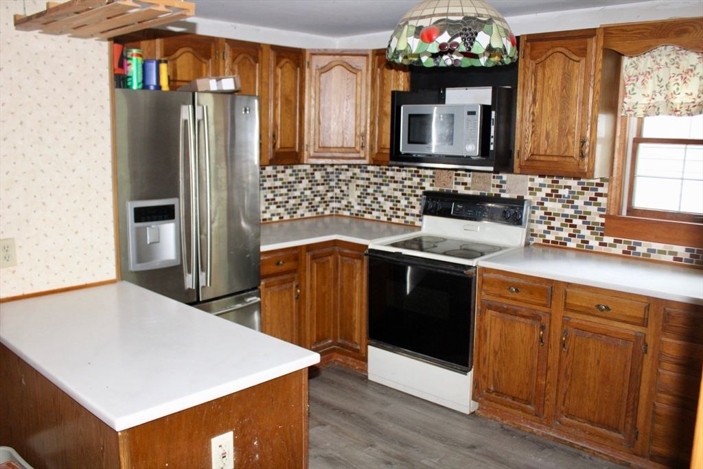 Apartment in Erving, Franklin - View 3