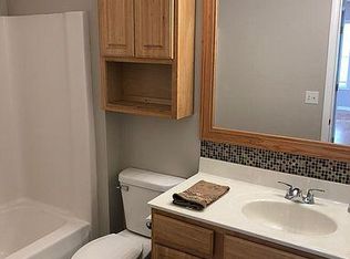 1005 W Bergera Rd, Braidwood, IL 60408