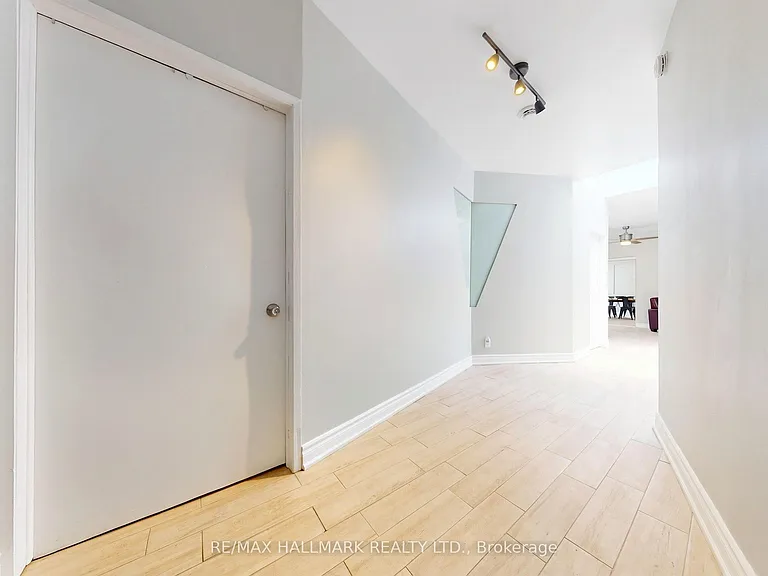 856B Millwood Rd — Photo 9