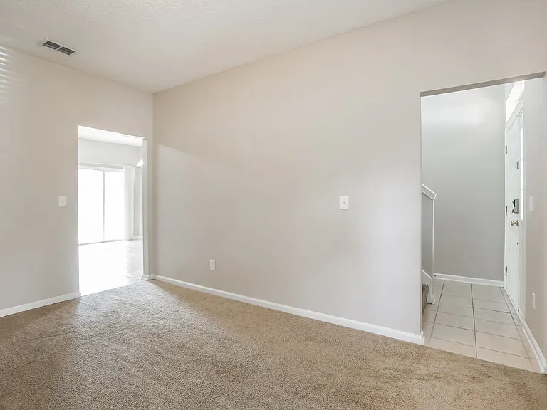 341 W Tropical Trce — Photo 7