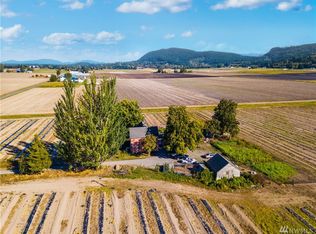 19551 Burkland Rd, Mount Vernon, WA 98274