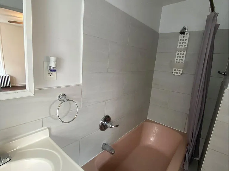 6728 Forest Ave — Photo 7
