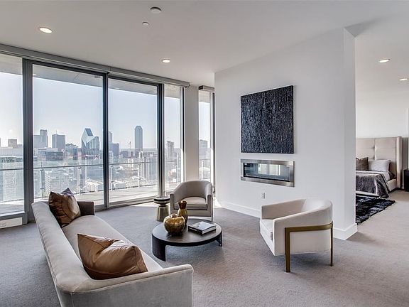 5th image of 3130 N Harwood St APT 2901