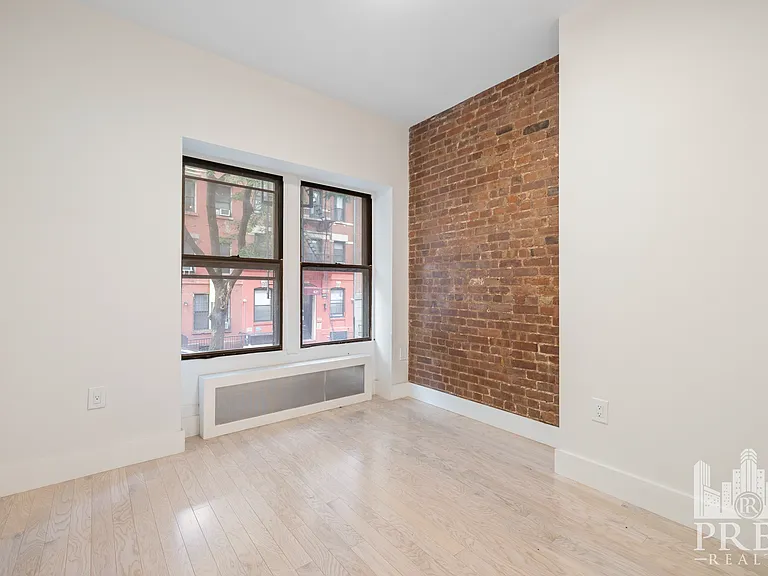 418 E 9th St #1B — Photo 5