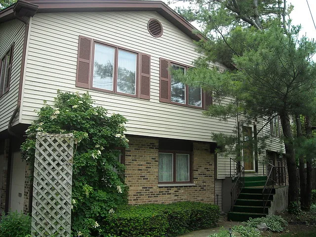 200 S Monroe St photo 1