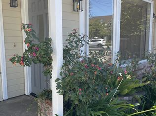 2051 Mills Ave, Menlo Park, CA 94025