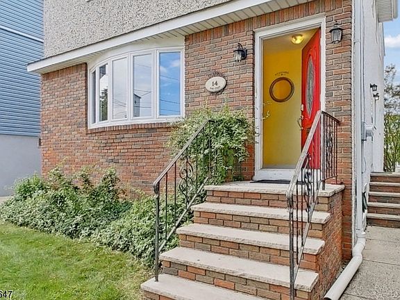 3rd image of 14 Pine St