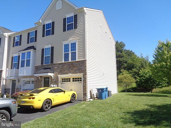 2nd image of 61 Old Cedarbrook Rd