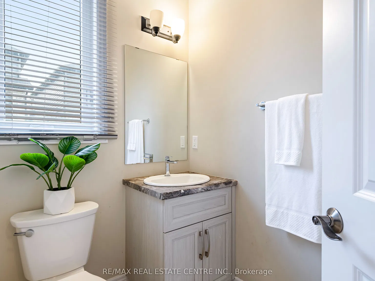 4 bed, $3,100 — Photo 4