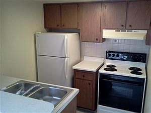 3rd image of 38010 14th Ave APT 6
