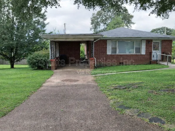 3407 Pine Cir, Sheffield, AL 35660