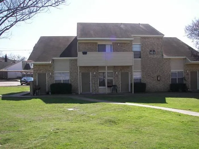 402 Summer Ct #3C