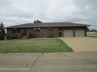 412 5th Ave E, New Leipzig, ND 58562