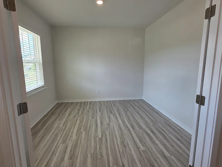 1628 Secrest Commons Dr — Photo 22