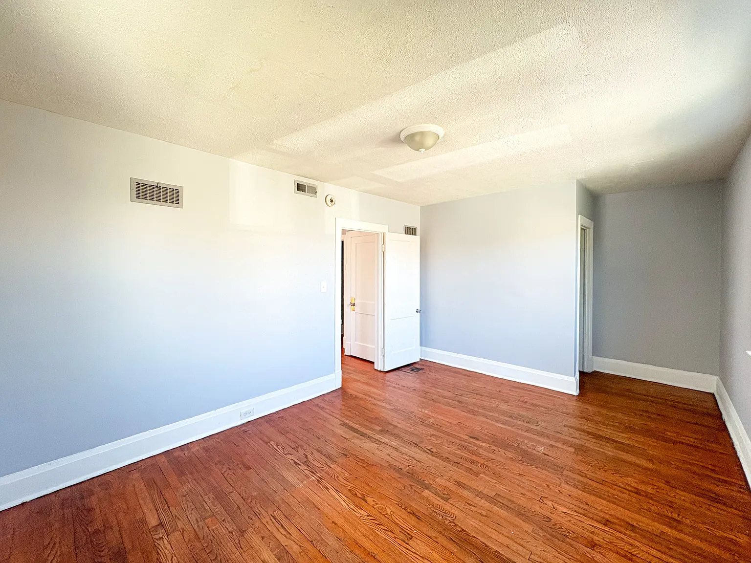 1 bed, 1484 sqft, $1,100 — Photo 4