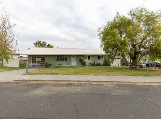 65 Van Buren Dr, Umatilla, OR 97882
