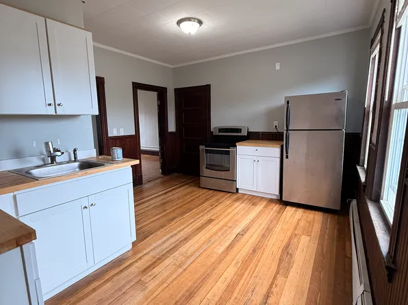 358 Main St #6, Biddeford, ME 04005