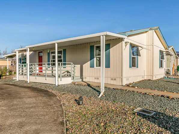 93 Northridge Ter Space 37, Medford, OR 97501