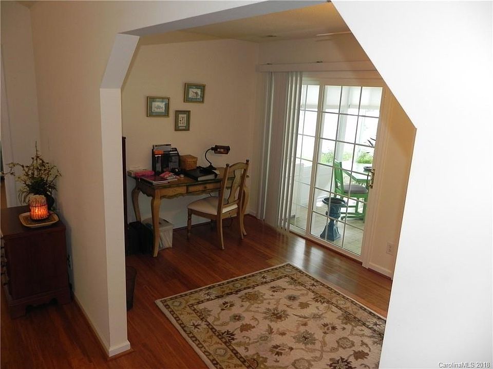 2nd image of 825 Hidden Creek Cir #63