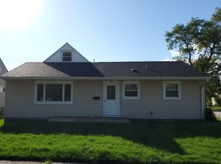 6102 43rd Ave, Kenosha, WI 53142