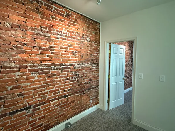 809 N Van Buren St APT 1B, Wilmington, DE 19806