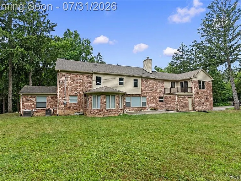 1592 Lone Pine Rd — Photo 34