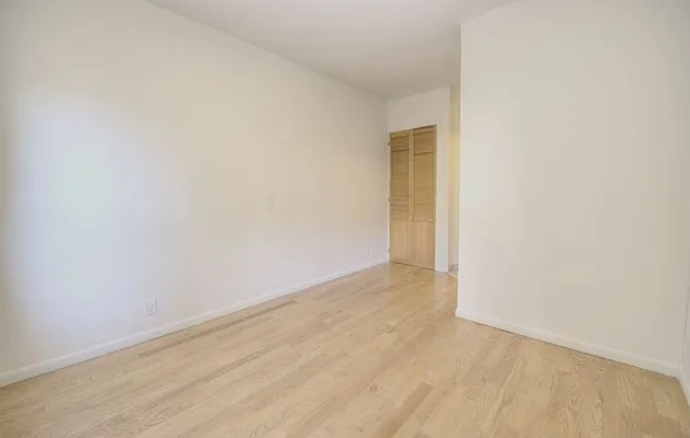 Rented by Mossanen Group | media 8