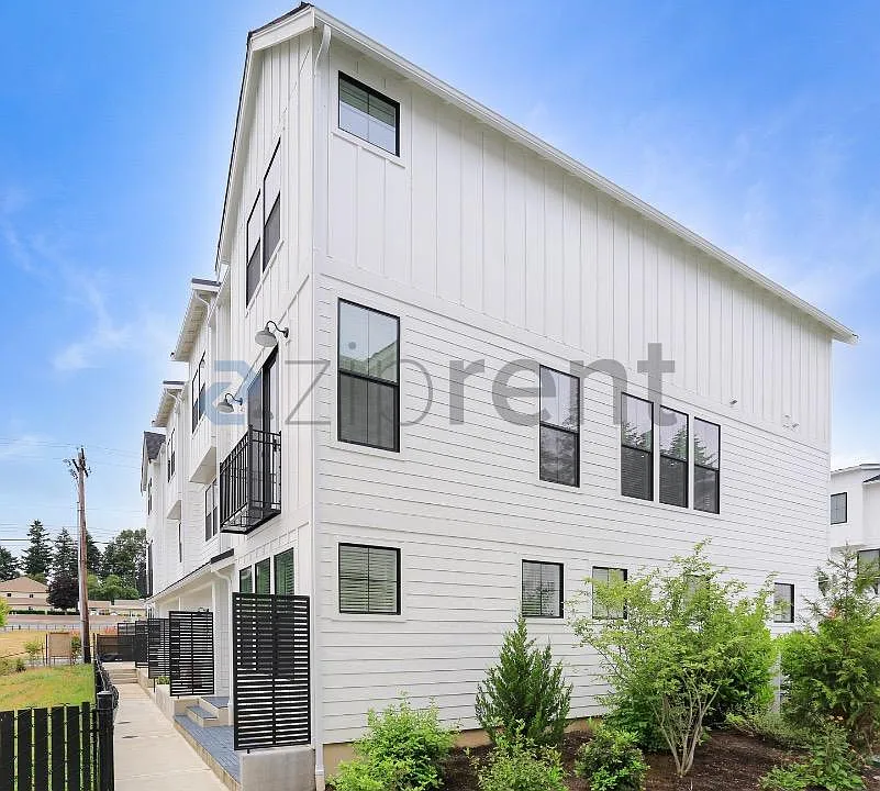 12751 121st Street Ct E
