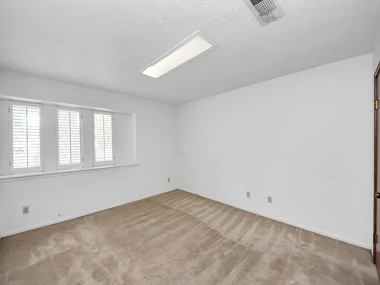 7510 Renmark Ln — Photo 19
