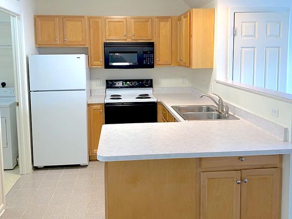 2nd image of 963 Summitville Dr