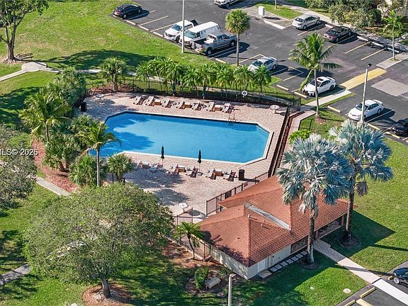 3rd image of 14273 Kendale Lakes Cir