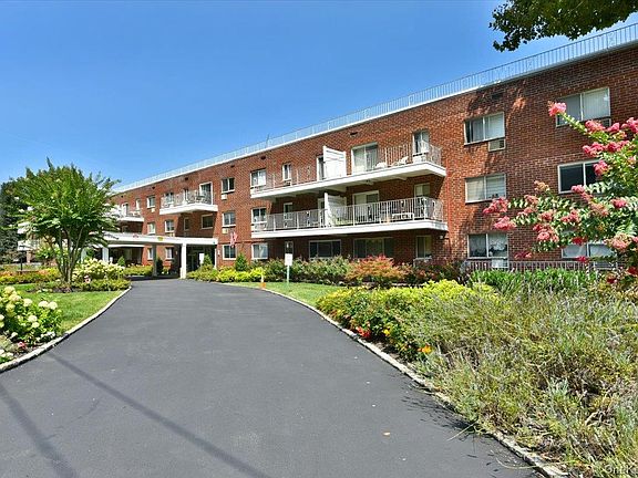 3rd image of 320 E Shore Road #2-A