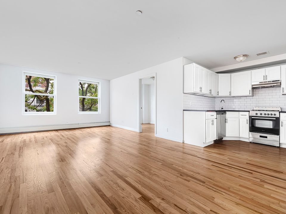 1st image of 306 W 30th St #4R