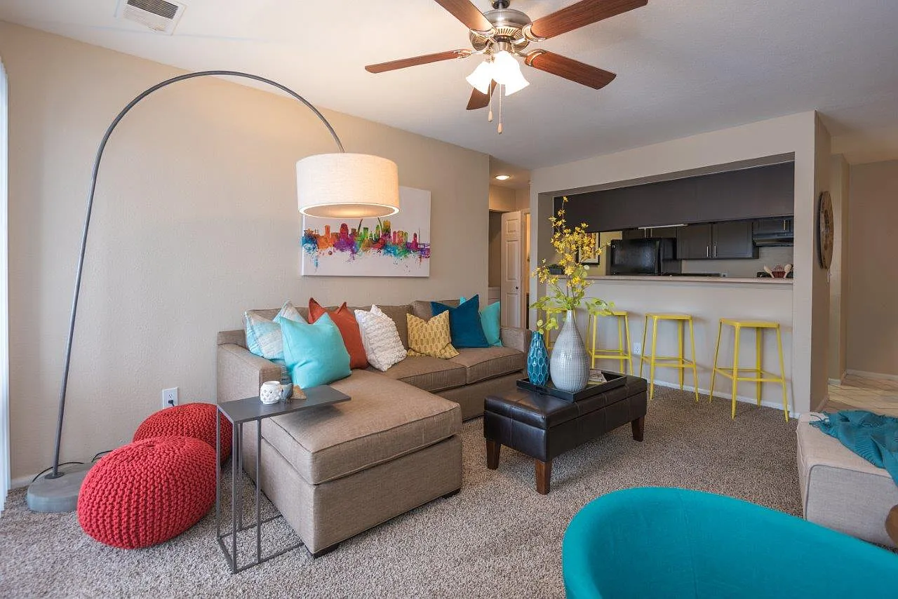 Reflection Cove Apartment Homes — Photo 1