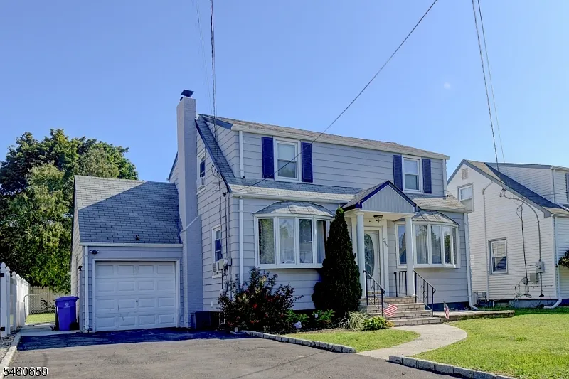 3 bed, 1.0 bath, $3,500 — Photo 2