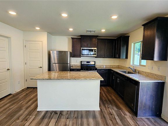 4th image of 4919 Amberlyn St