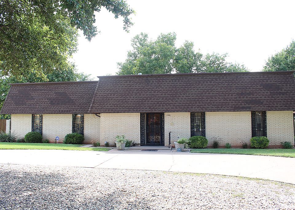1st image of 1366 S Leggett Dr