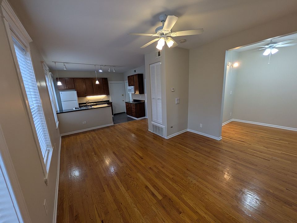 1st image of 1900 W Dickens Ave Unit 1R